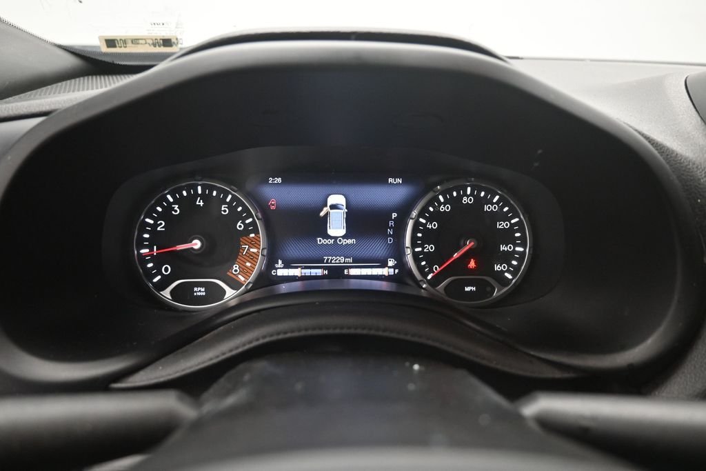 Used 2022 Gray Jeep Altitude image 4