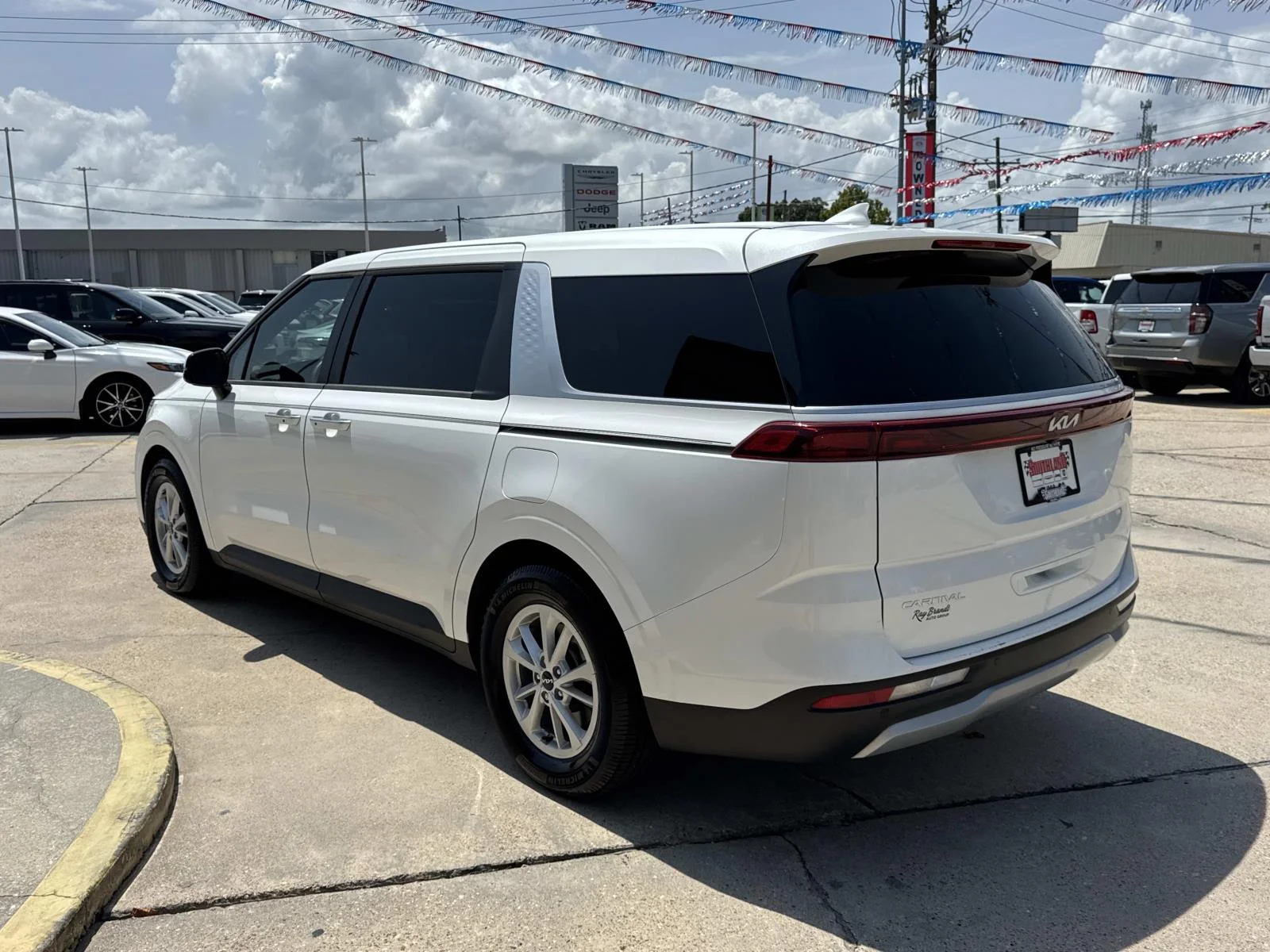 Used 2024 White Kia LX image 5