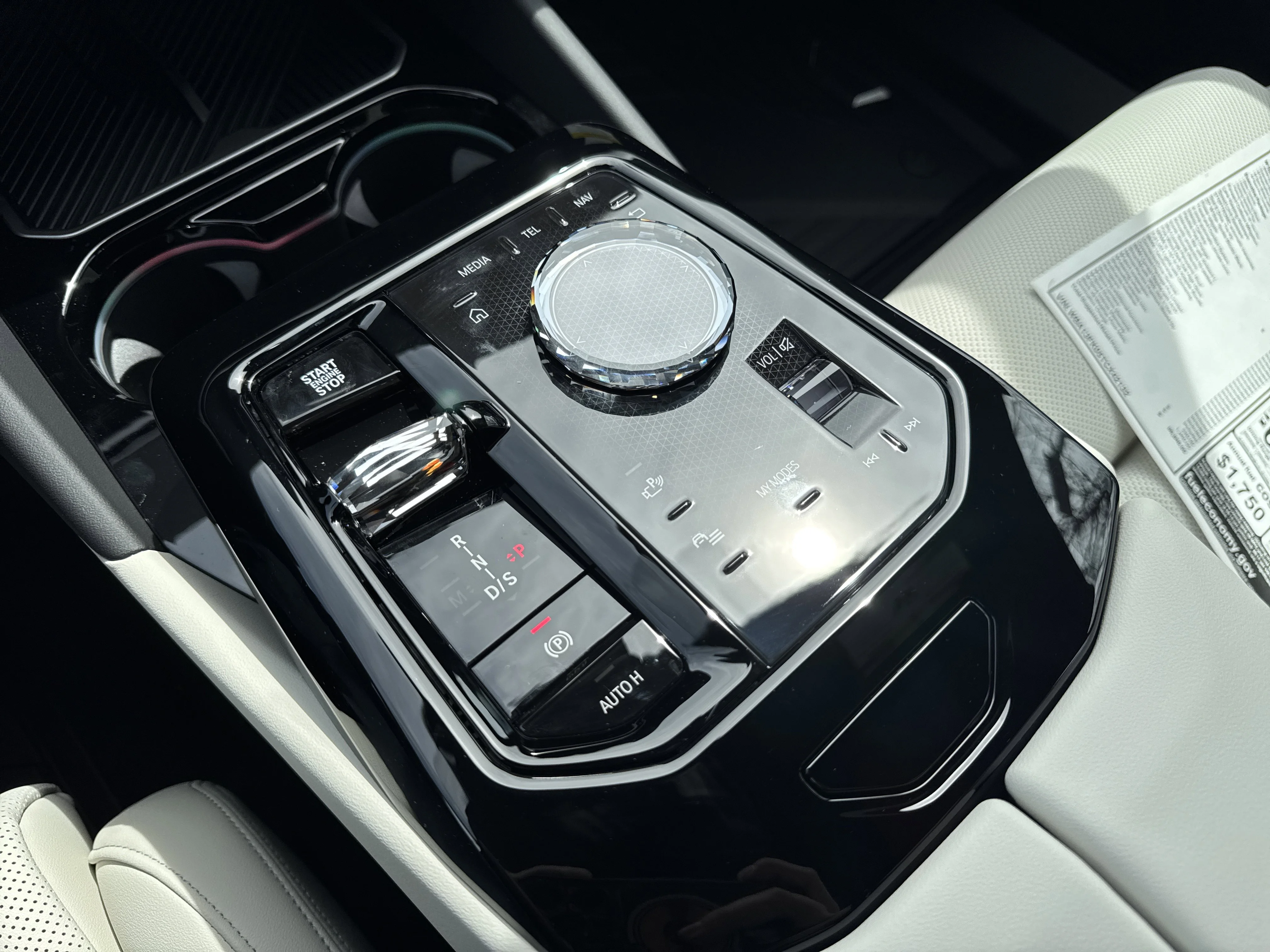 New 2026 CARBON BLACK BMW 550e xDrive image 17