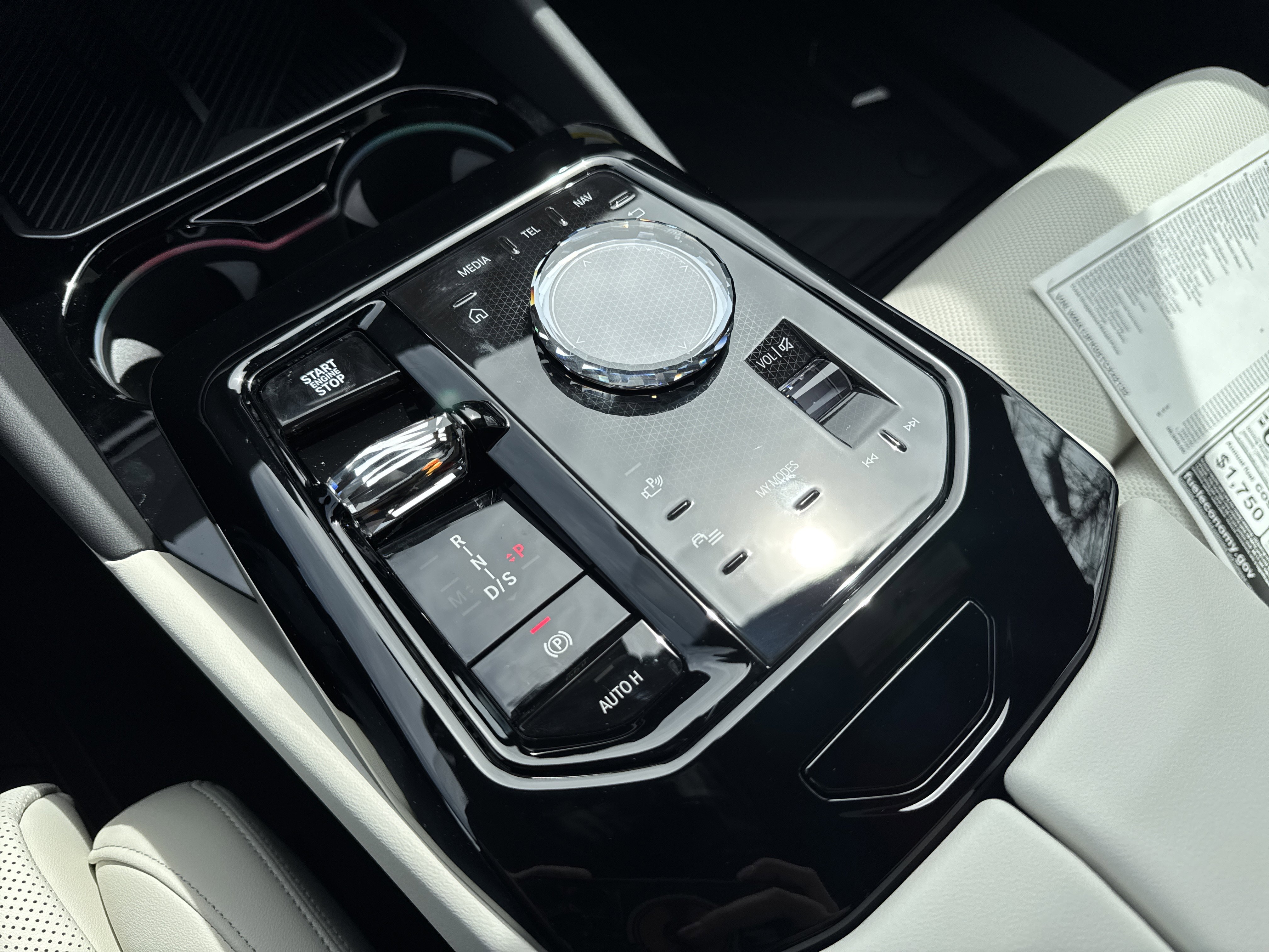 New 2026 CARBON BLACK BMW 550e xDrive image 17