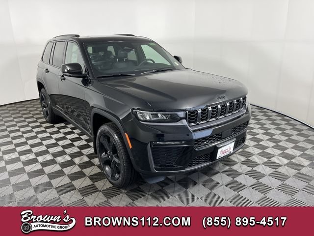 New 2026 Diamond Black Crystal Pearl-Coat Exterior Paint Jeep Limited image 1