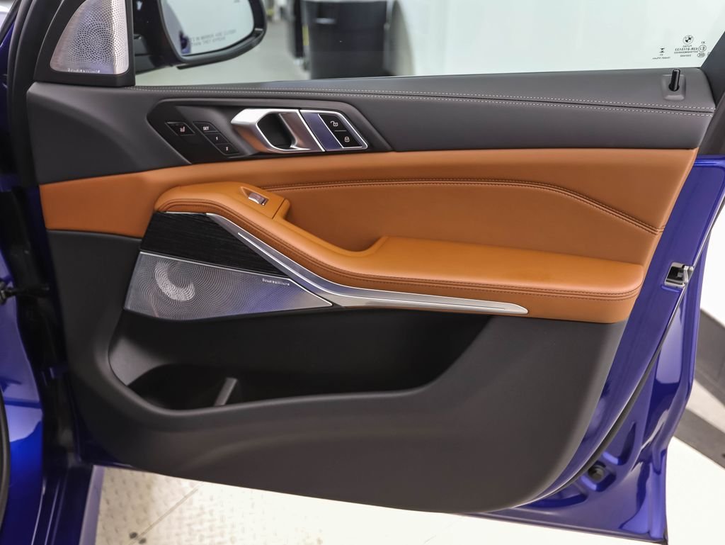 Used 2024 Blue Metallic BMW M60i image 30