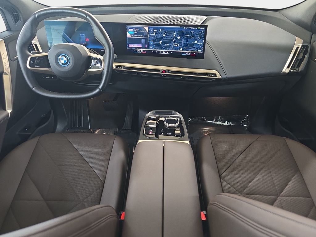 Used 2024 Black Sapphire Metallic BMW xDrive50 image 12