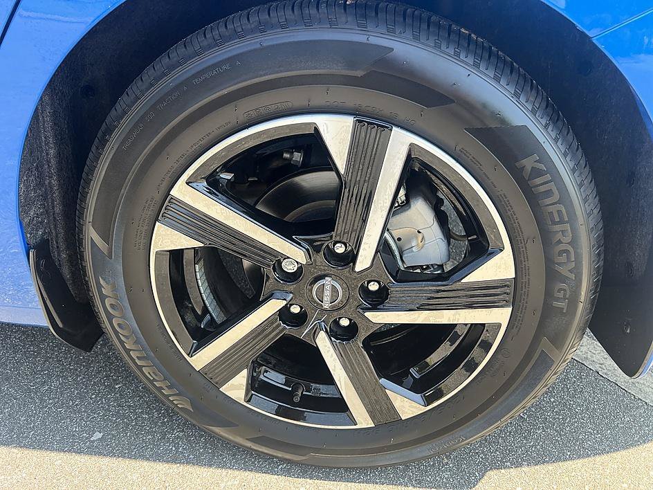 Used 2025 Electric Blue Metallic Nissan SV image 10