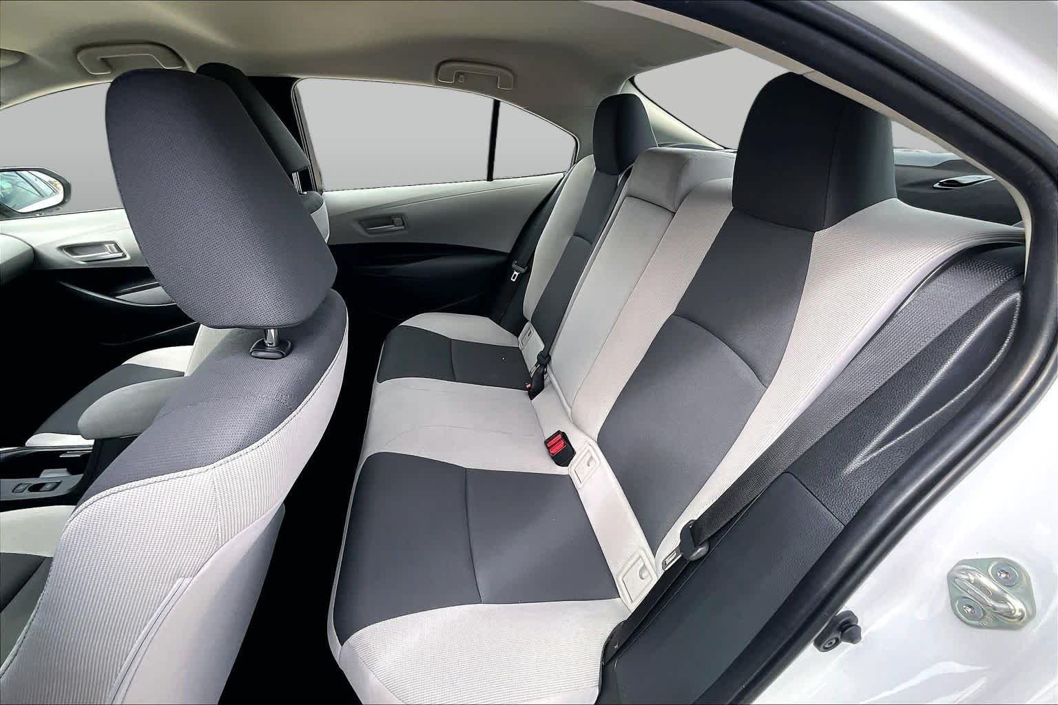 Used 2024 Ice Cap Toyota Hybrid LE image 18