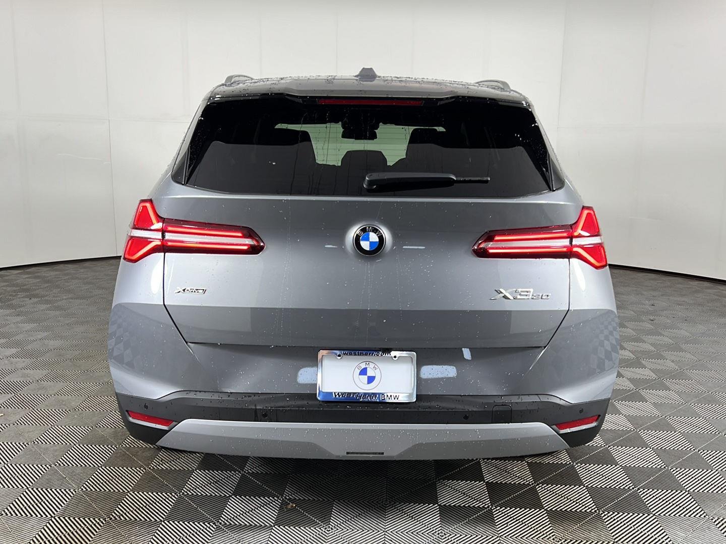 New 2026 Skyscraper Grey Metallic BMW 30 xDrive image 3