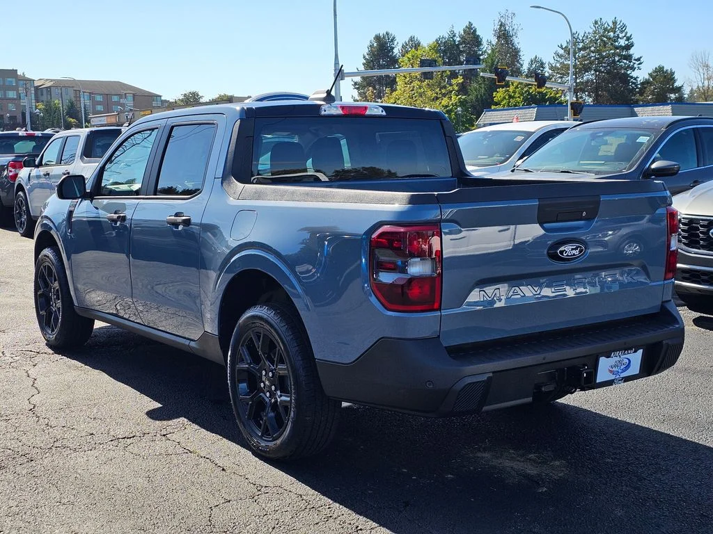 New 2025 Azure Gray Metallic Tri-Coat Ford XLT image 5
