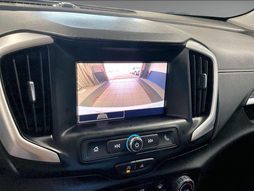 Used 2024 White GMC SLE image 19