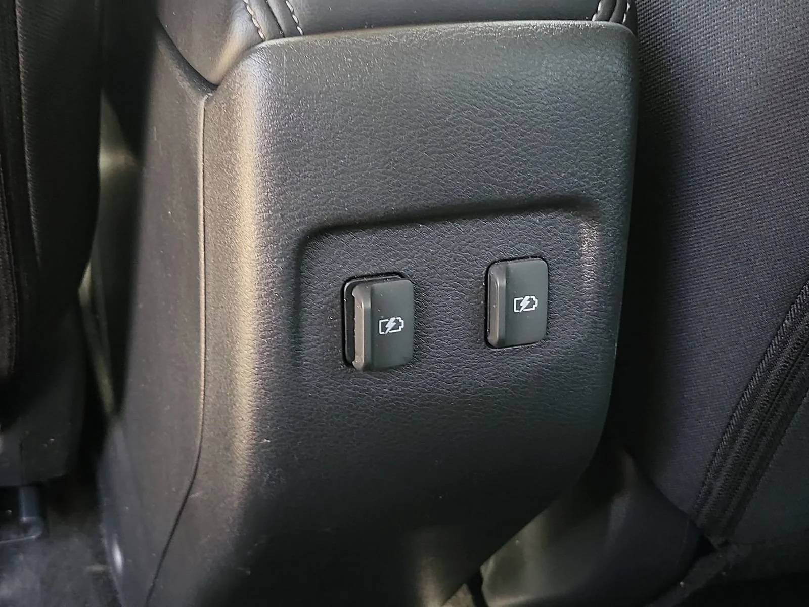 Used 2022 Black Nissan SR Xtronic CVT image 20