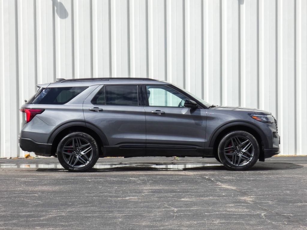 Used 2025 Ford Explorer ST-LINE with VIN 1FMUK8KH5SGB63584 for sale in Kansas City