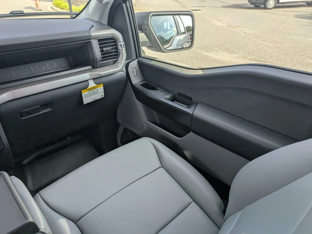 New 2026 Oxford White Ford XL image 16