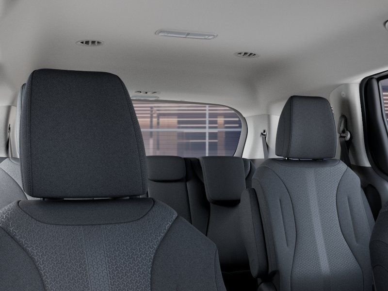 New 2027 Snow White Pearl Kia LX image 27