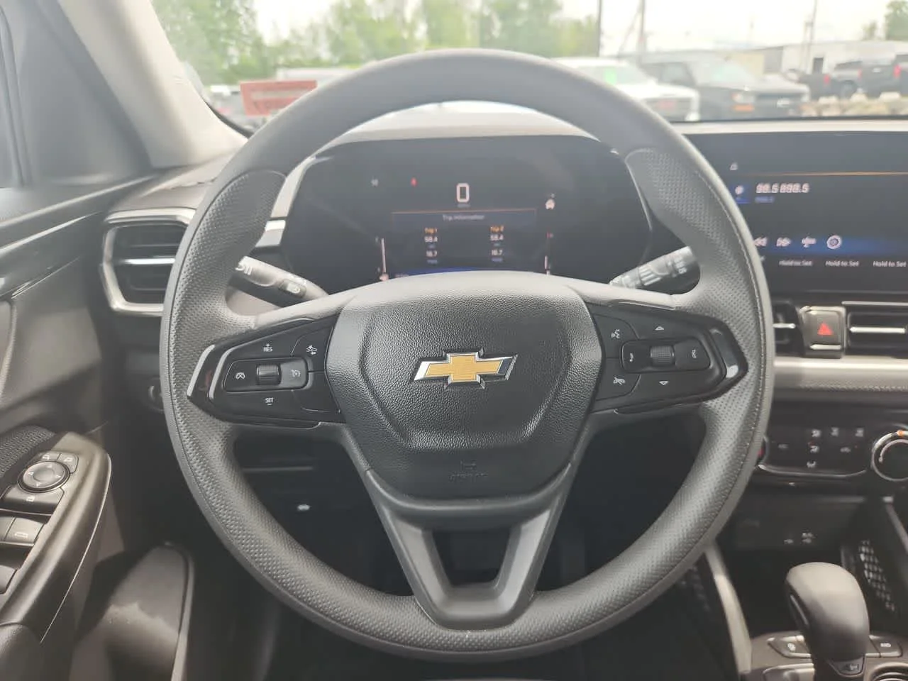 Used 2025 Mosaic Black Metallic Chevrolet LT image 18