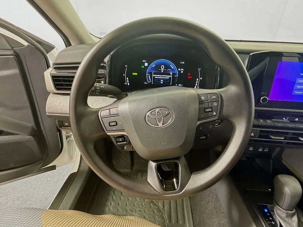 2026 Toyota Camry LE - Photo 10
