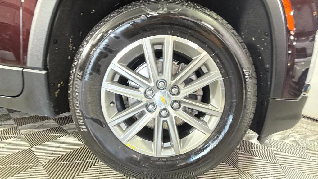 Used 2022 Black Cherry Metallic Chevrolet LT Cloth image 38