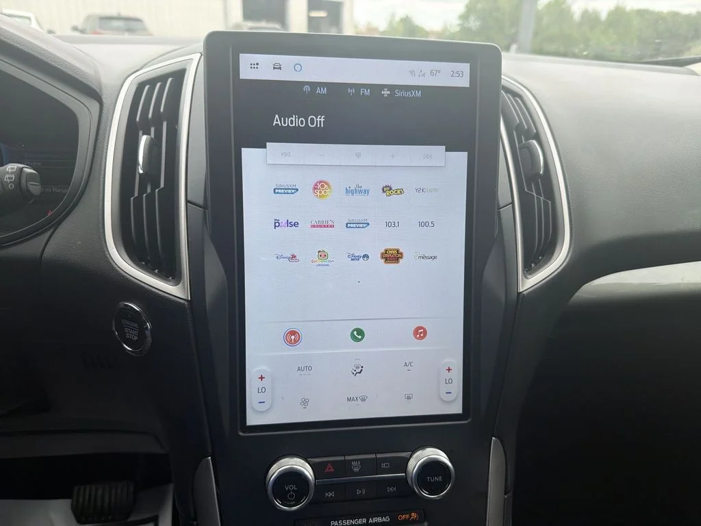Used 2022 Gray Ford SE image 16