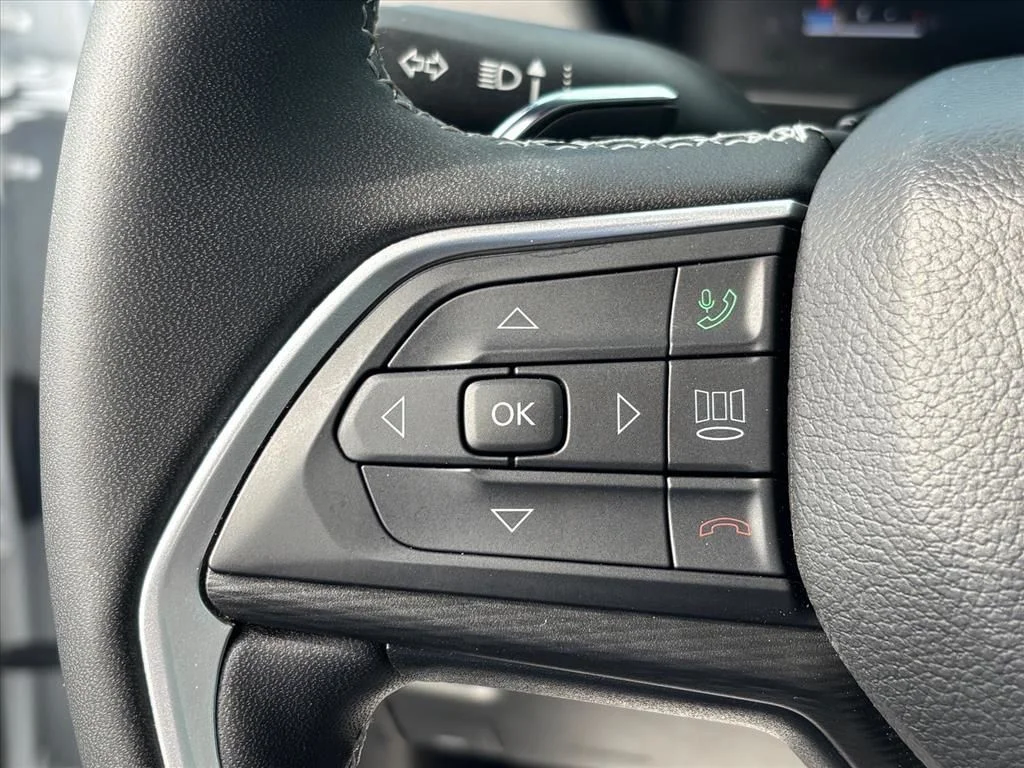 Used 2023 White Jeep Altitude X image 16