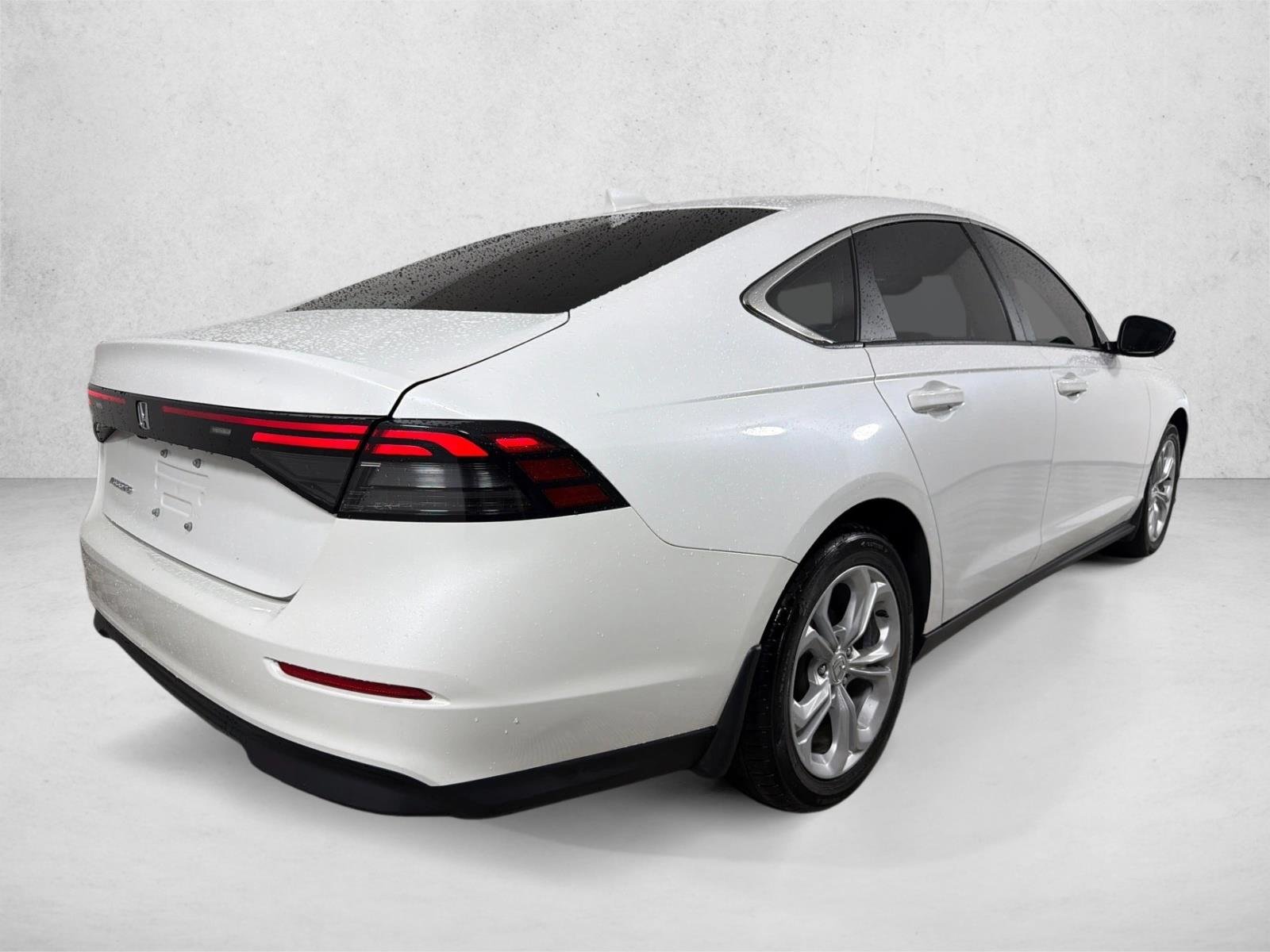 Used 2023 White Honda LX image 3
