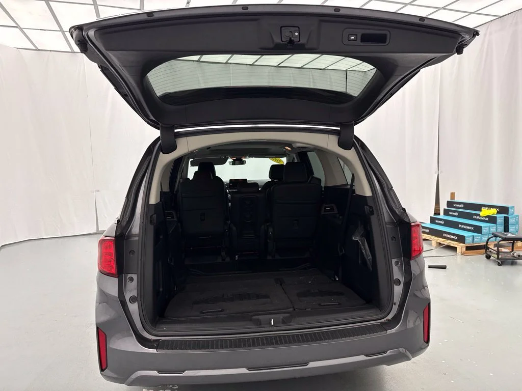 2025 Honda Odyssey EX-L Minivan Slide 8