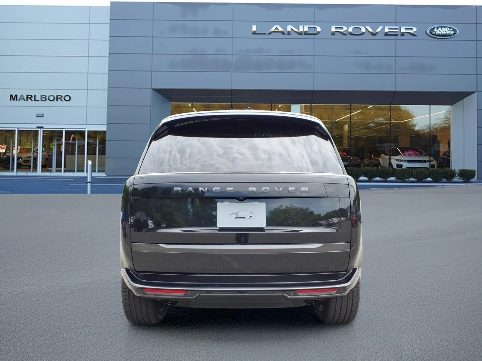 New 2026 Black Land Rover SE image 7