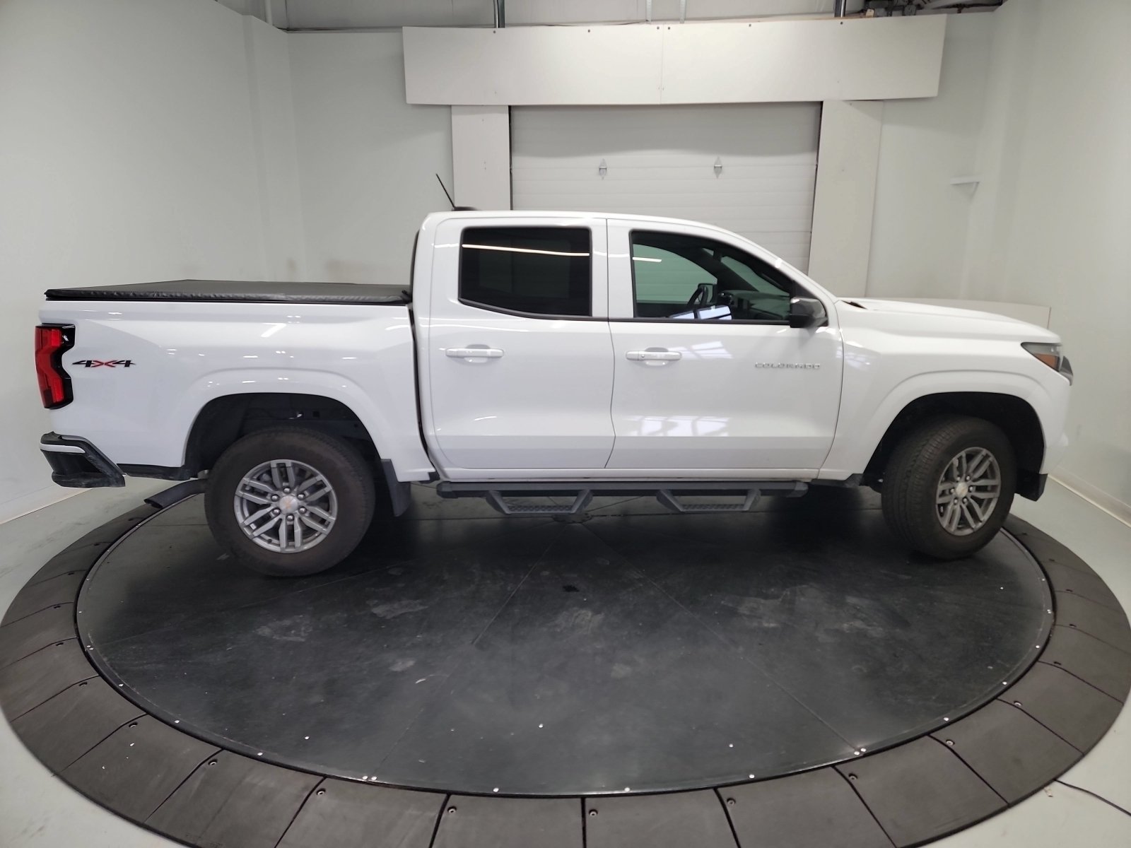 Used 2026 Summit White Chevrolet 4WD LT image 9