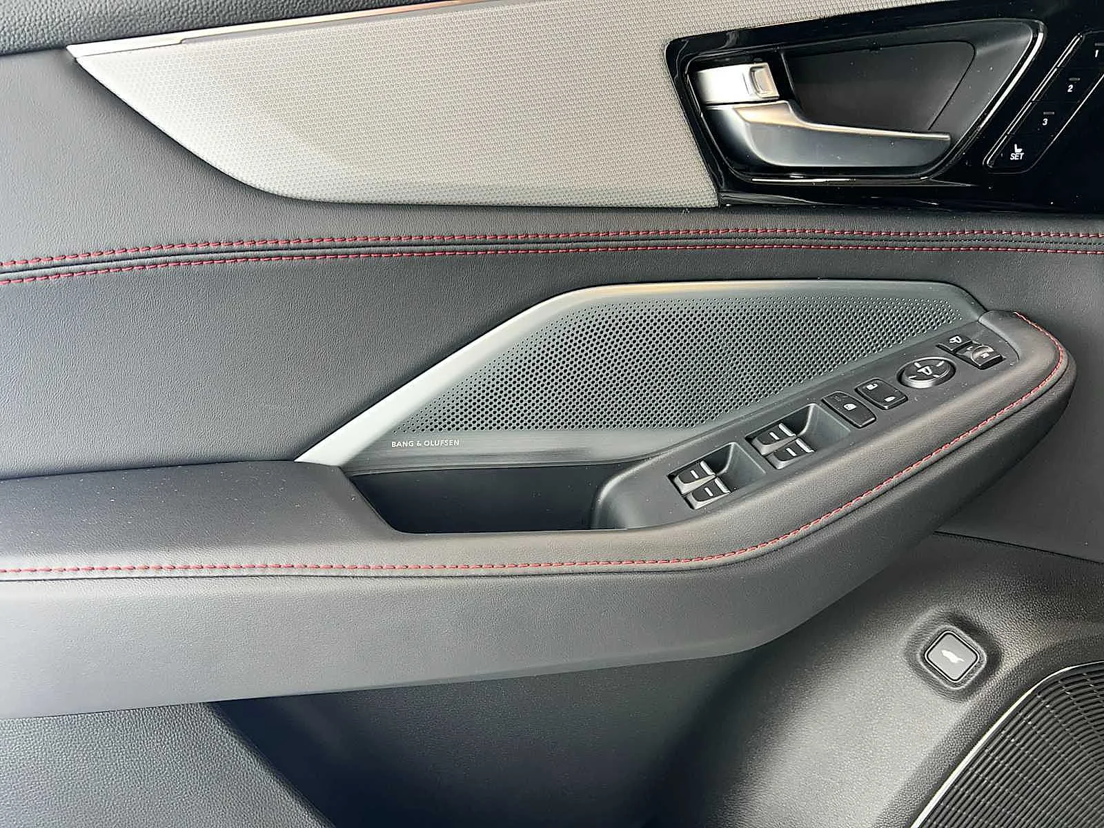 2026 Acura MDX A-Spec Package - Photo 33