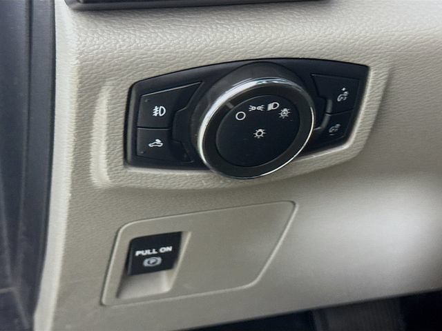 Used 2017 White Ford XL image 10