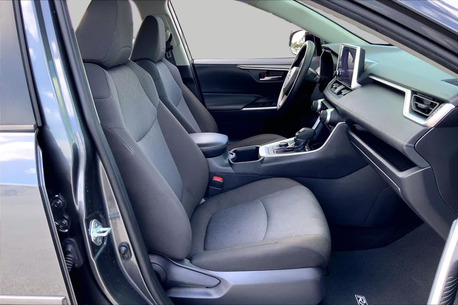 Used 2024 Magnetic Gray Metallic Toyota Hybrid XLE image 9