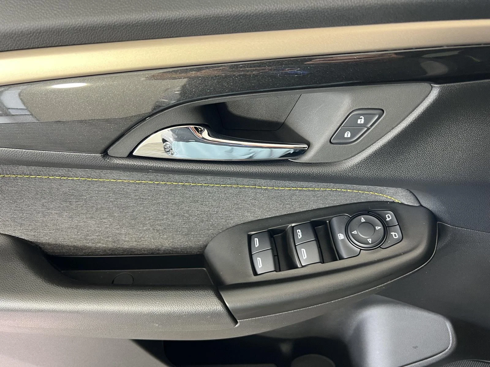 Used 2025 Sterling Gray Metallic Chevrolet ACTIV image 13