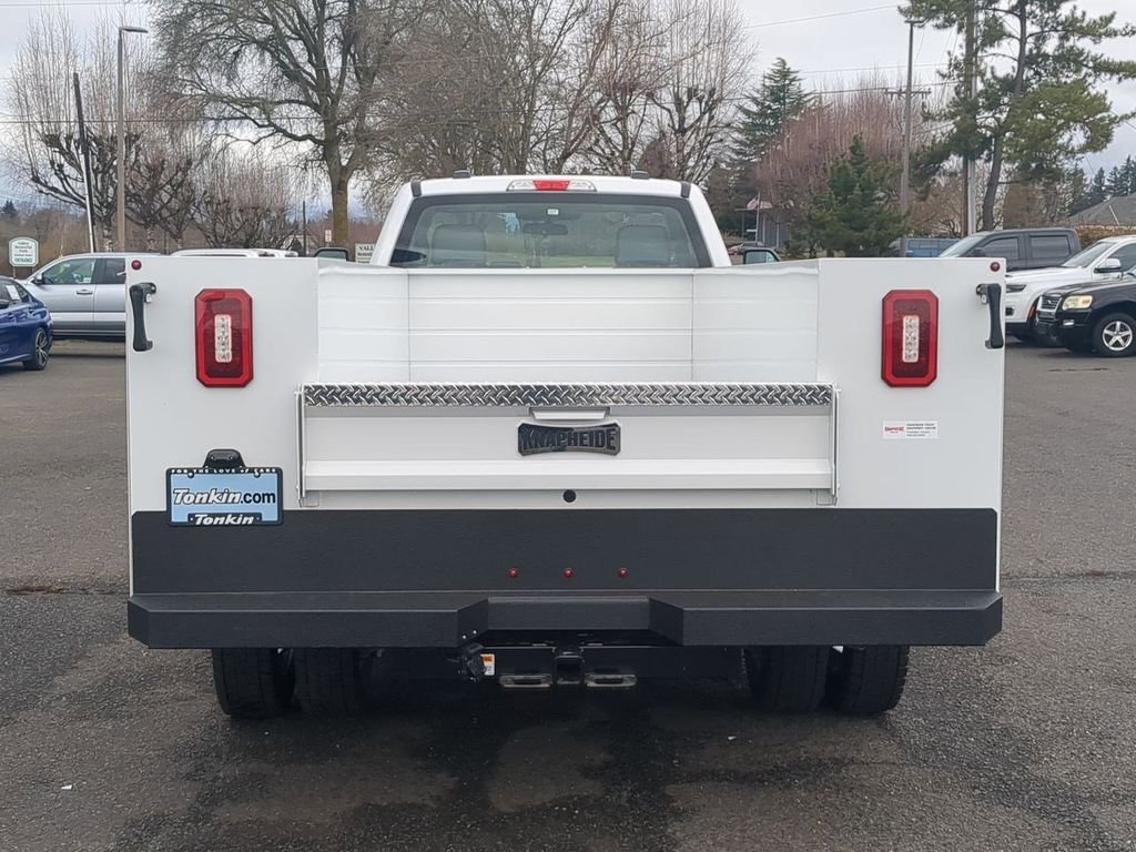2024 Ford F-550 Super Duty Chassis Cab XL - Photo 40