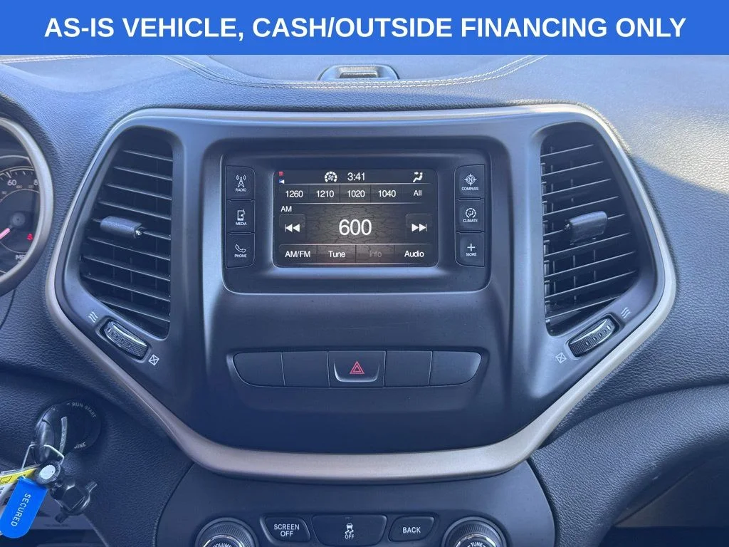 Used 2014 Blue Jeep Latitude image 16