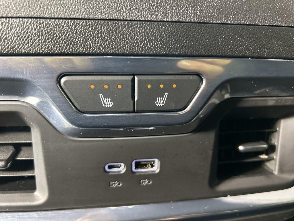 Used 2025 Onyx Black GMC Denali image 39