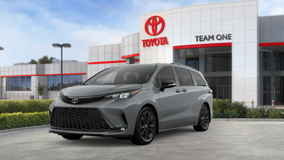 2026 Toyota Sienna XSE 7-Passenger Hybrid FWD's photo
