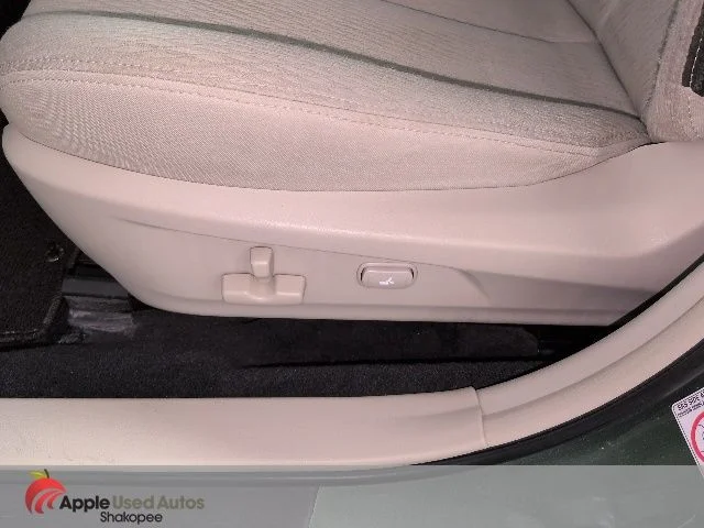 Used 2010 Green Subaru 2.5i Premium image 14