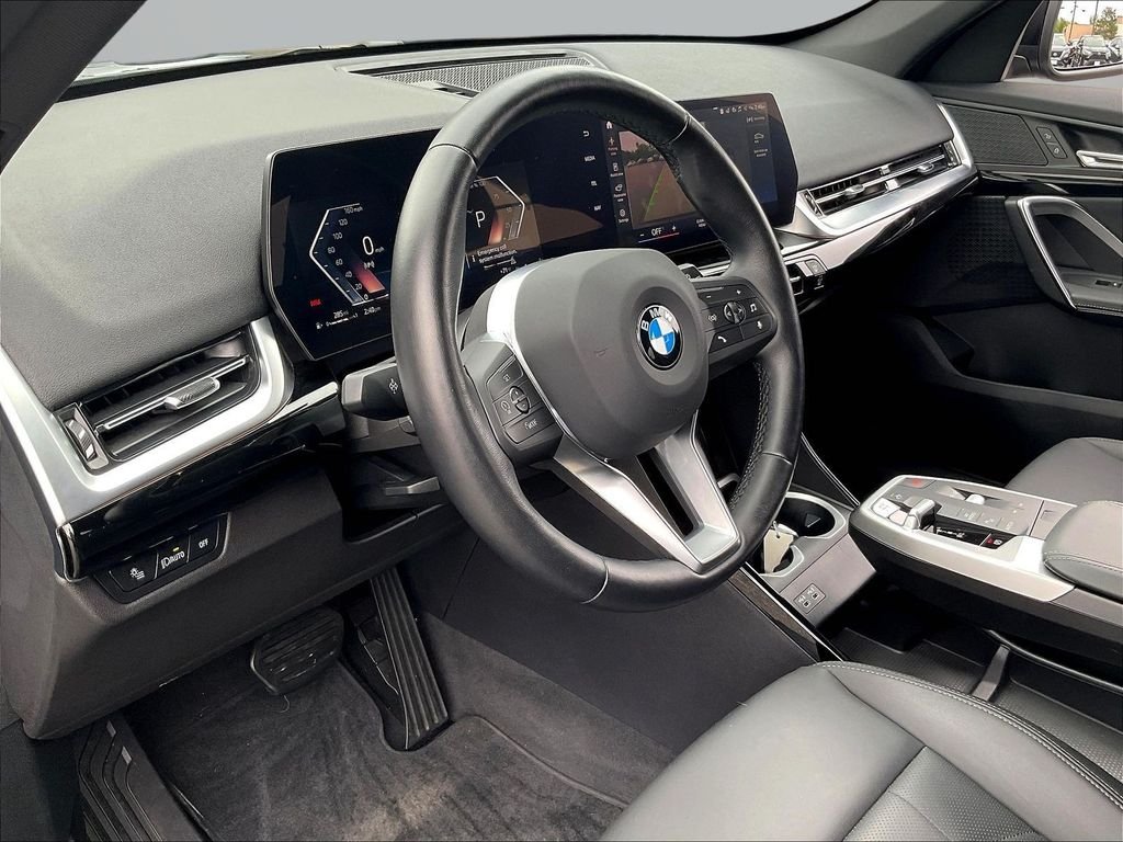 Used 2023 Black BMW xDrive28i image 19