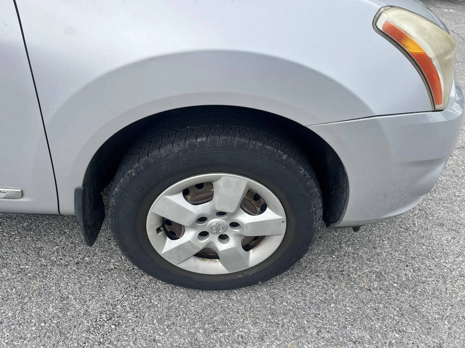Used 2012 Brilliant Silver Nissan S image 9