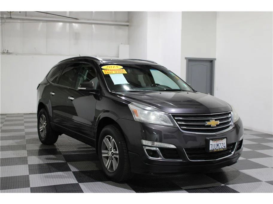 Used 2015 Tungsten Metallic Chevrolet LT image 3