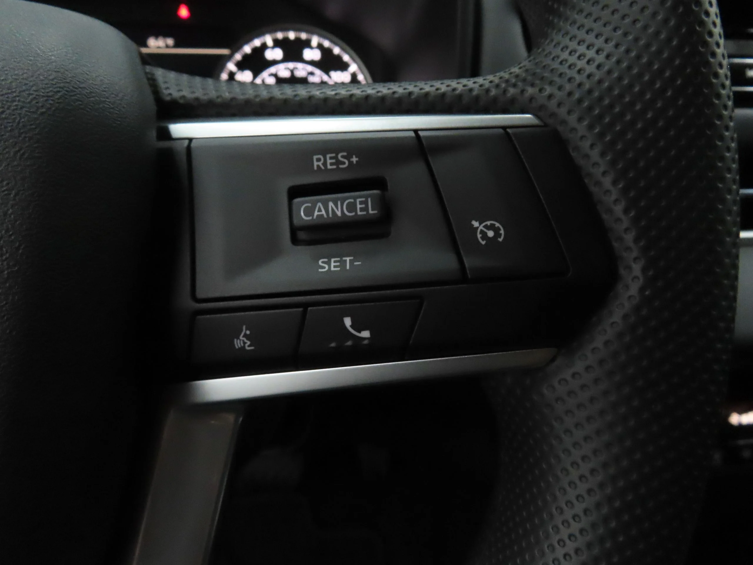 New 2026 Black Mitsubishi ES image 13