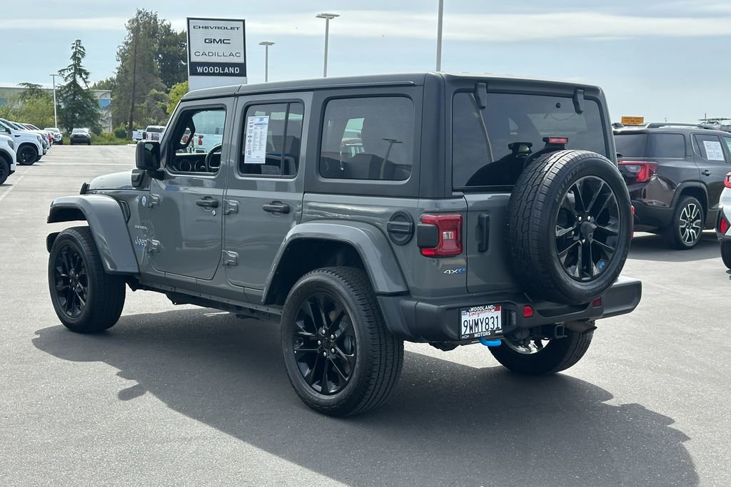 Used 2023 Grey Jeep Sahara image 9