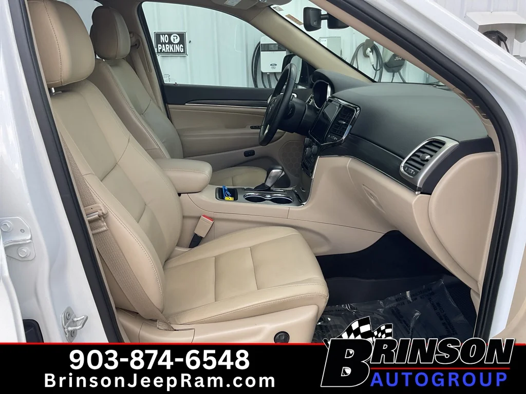 Used 2022 Bright White Clearcoat Jeep Limited image 23