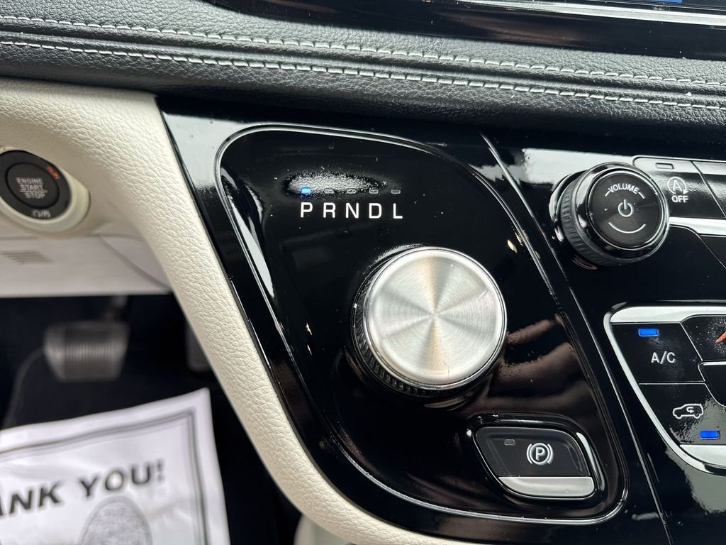 Used 2024 White Chrysler Touring L image 19