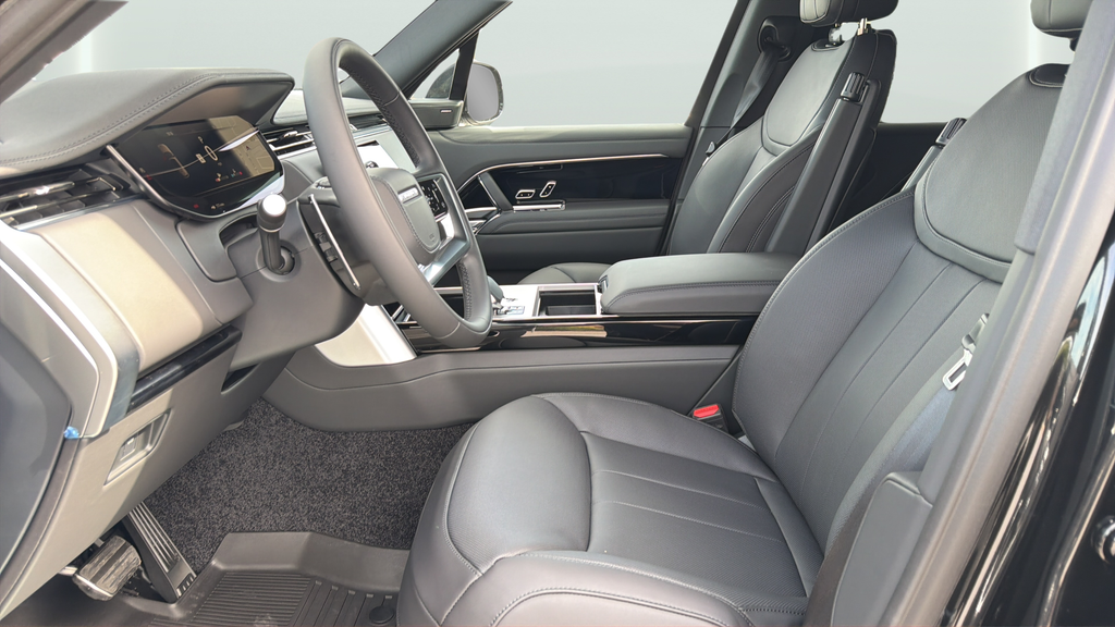 New 2026 Santorini Black Land Rover SE image 17
