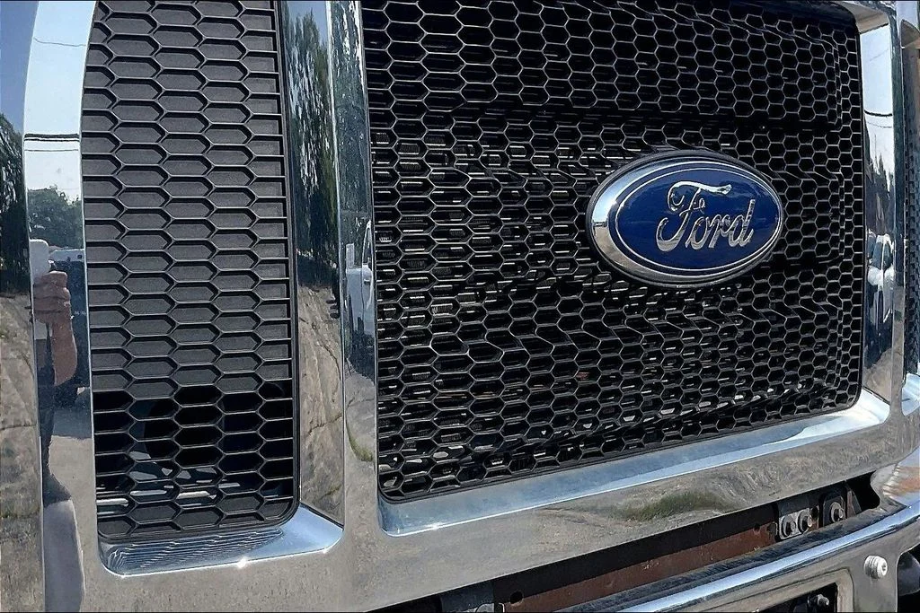 Used 2018 White Ford Base image 29