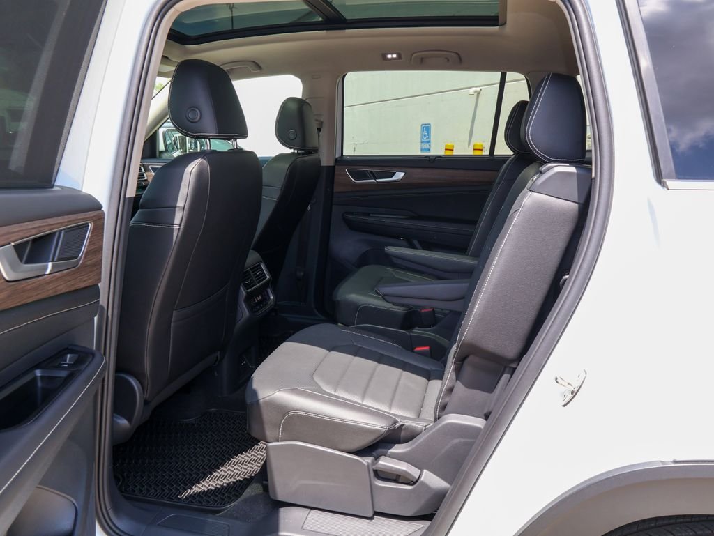 New 2026 White Volkswagen 2.0T SEL image 16