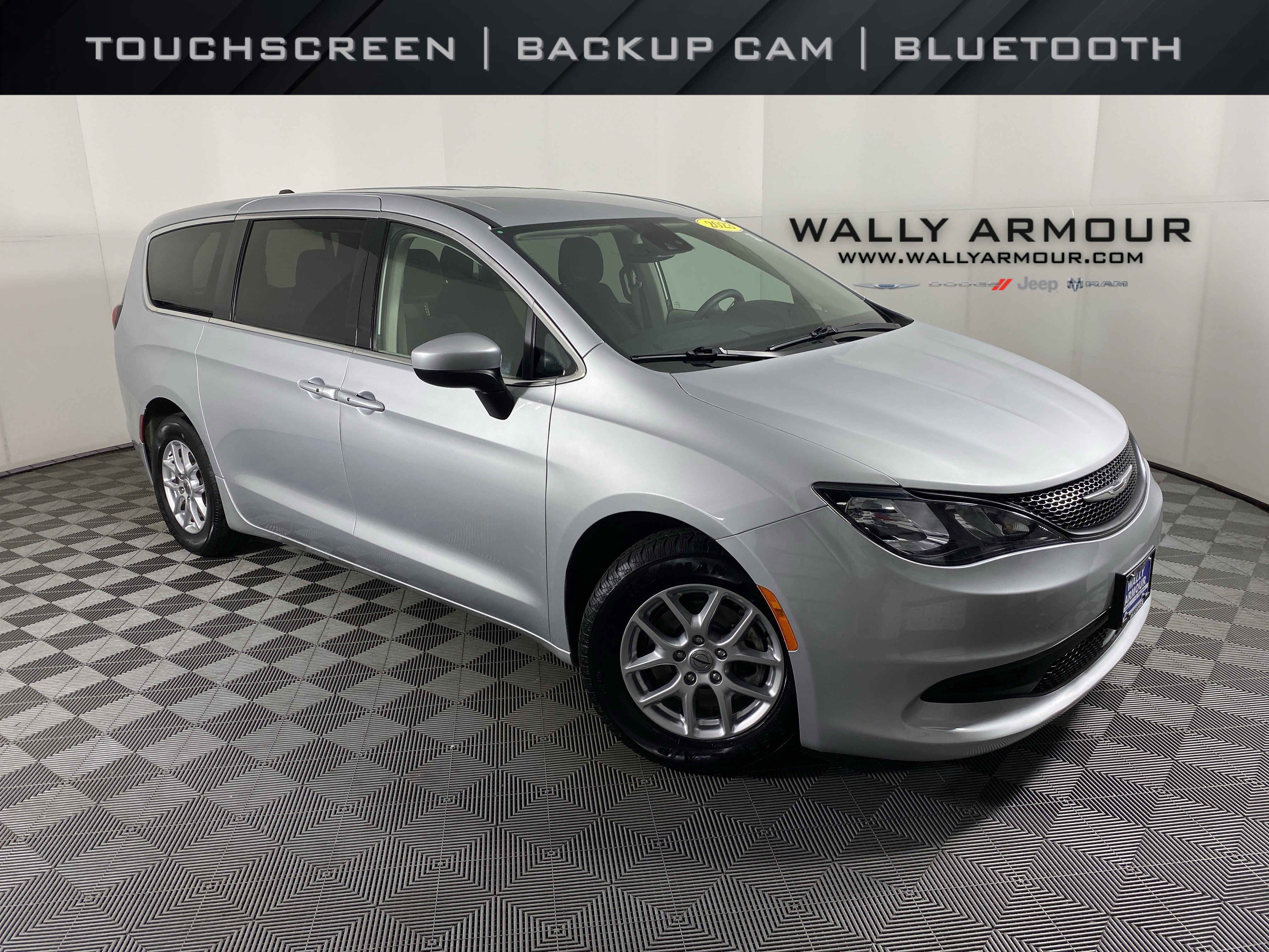 2023 Chrysler Voyager LX