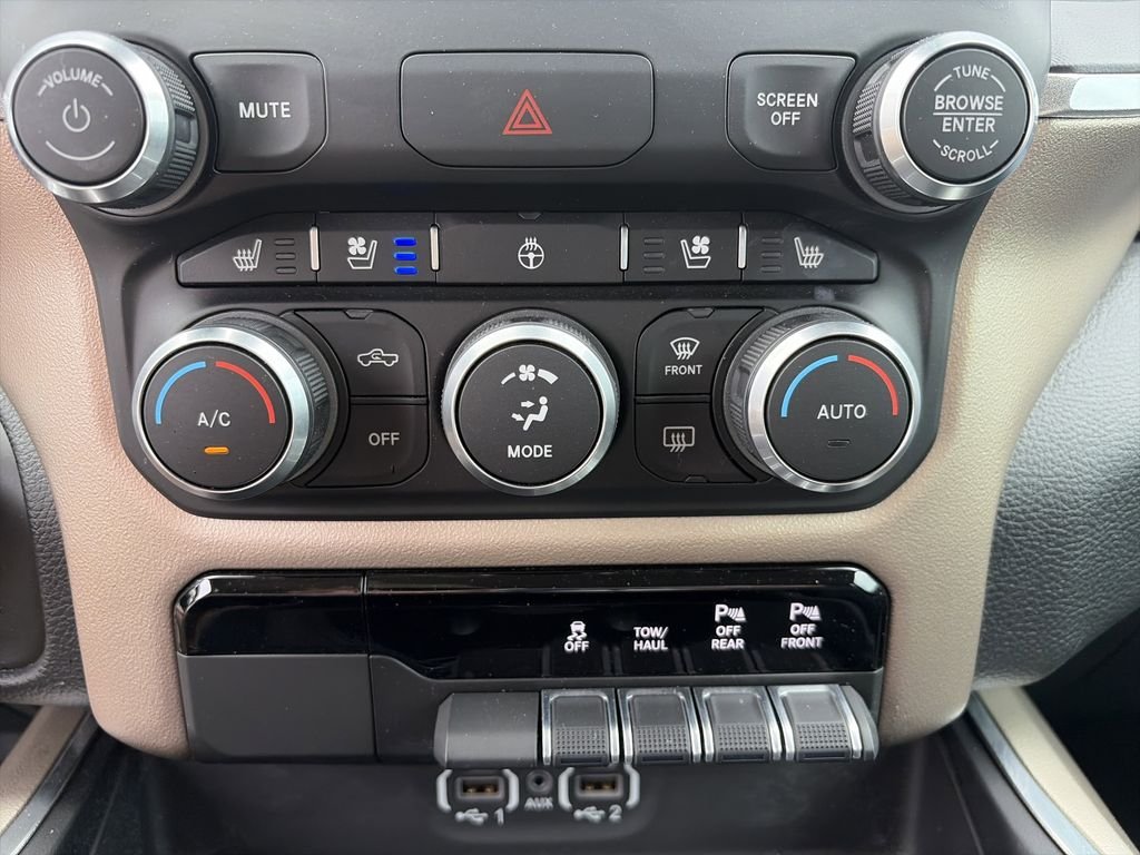 Used 2022 Silver Ram Laramie image 26