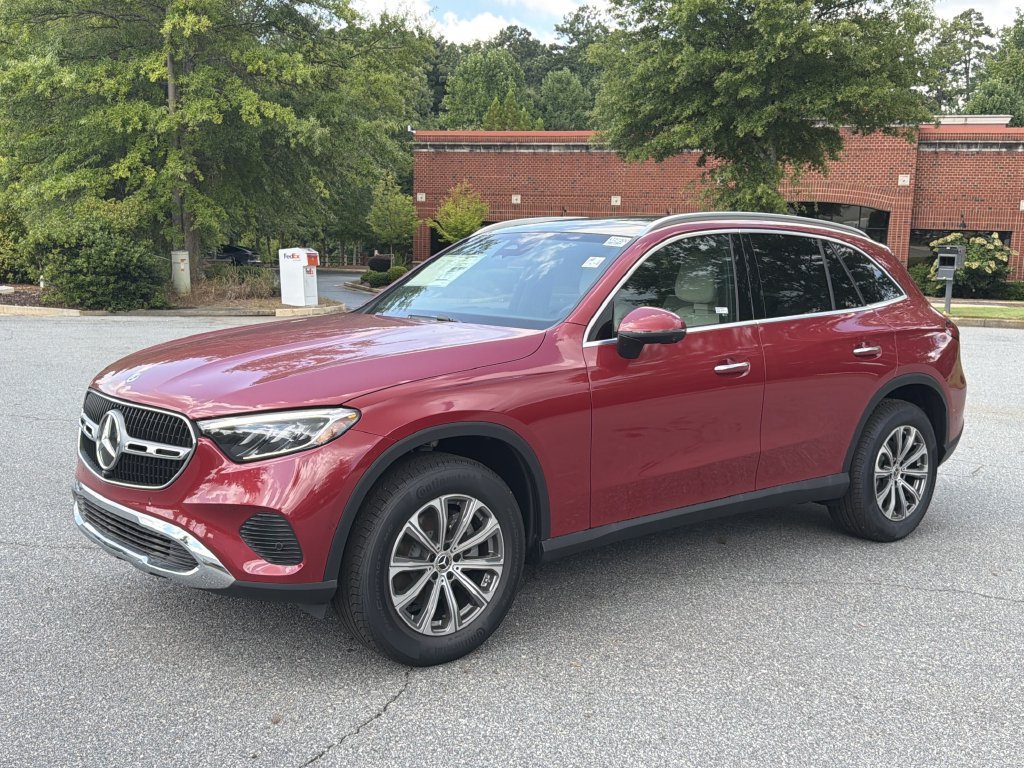 New 2026 MANUFAKTUR Patagonia Red Metallic Mercedes-Benz GLC 300 image 43