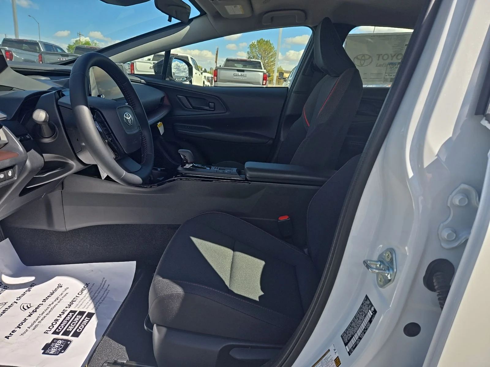 New 2025 Wind Chill Pearl Toyota SE image 10