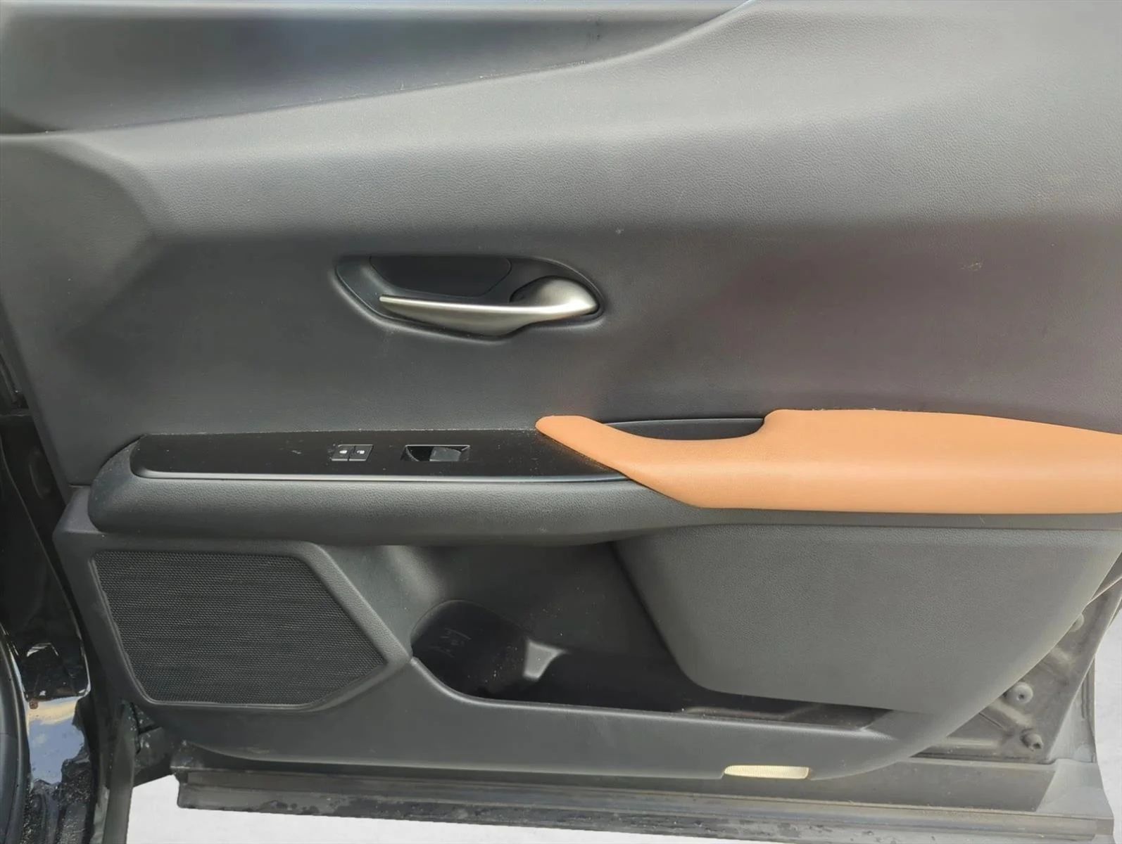 Used 2020 Obsidian Lexus UX 200 image 19