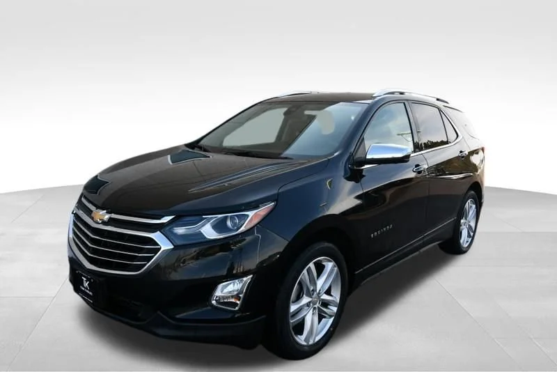 Used 2020 Chevrolet Equinox Premier with VIN 2GNAXYEX3L6276163 for sale in North Branch, Minnesota